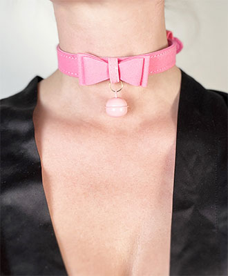 Rosa Collar m/ Slyfe og Bjelle